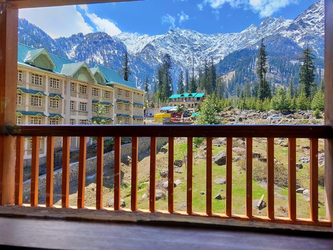Solang Valley Resort Manāli Eksteriør billede