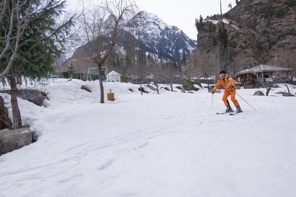 Solang Valley Resort Manāli Eksteriør billede